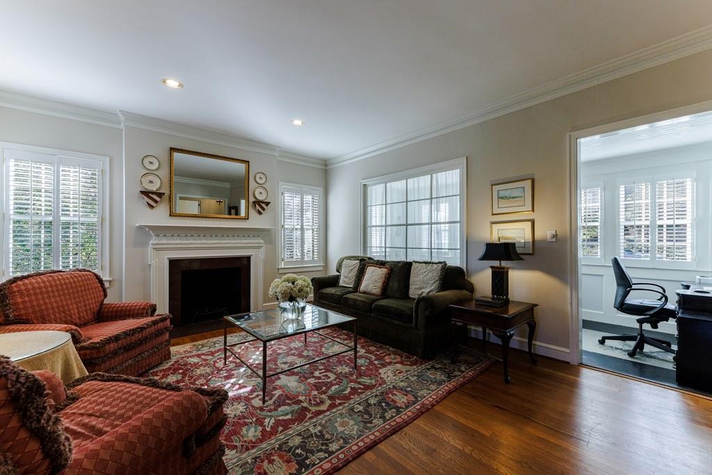 225 Huntington Road NE