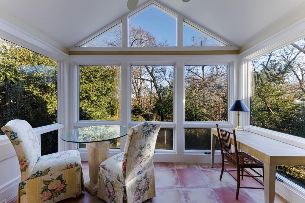 225 Huntington Road NE