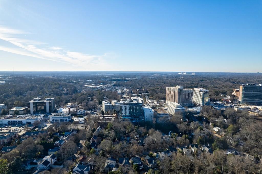 225 Huntington Road NE