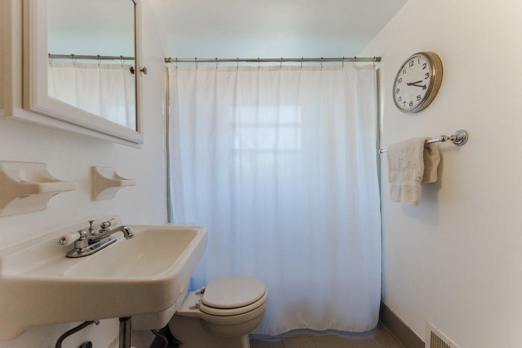 225 Huntington Road NE