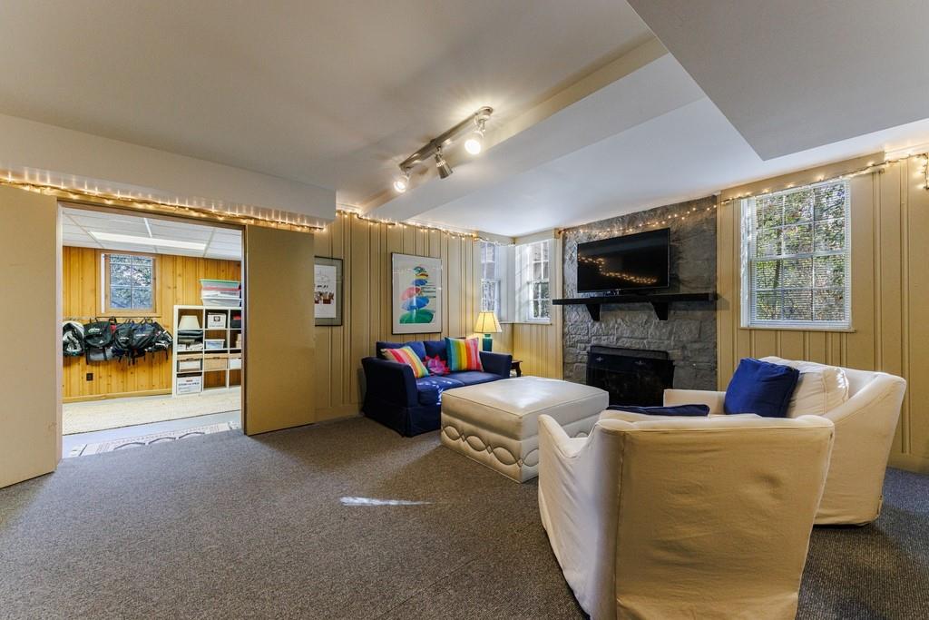 225 Huntington Road NE