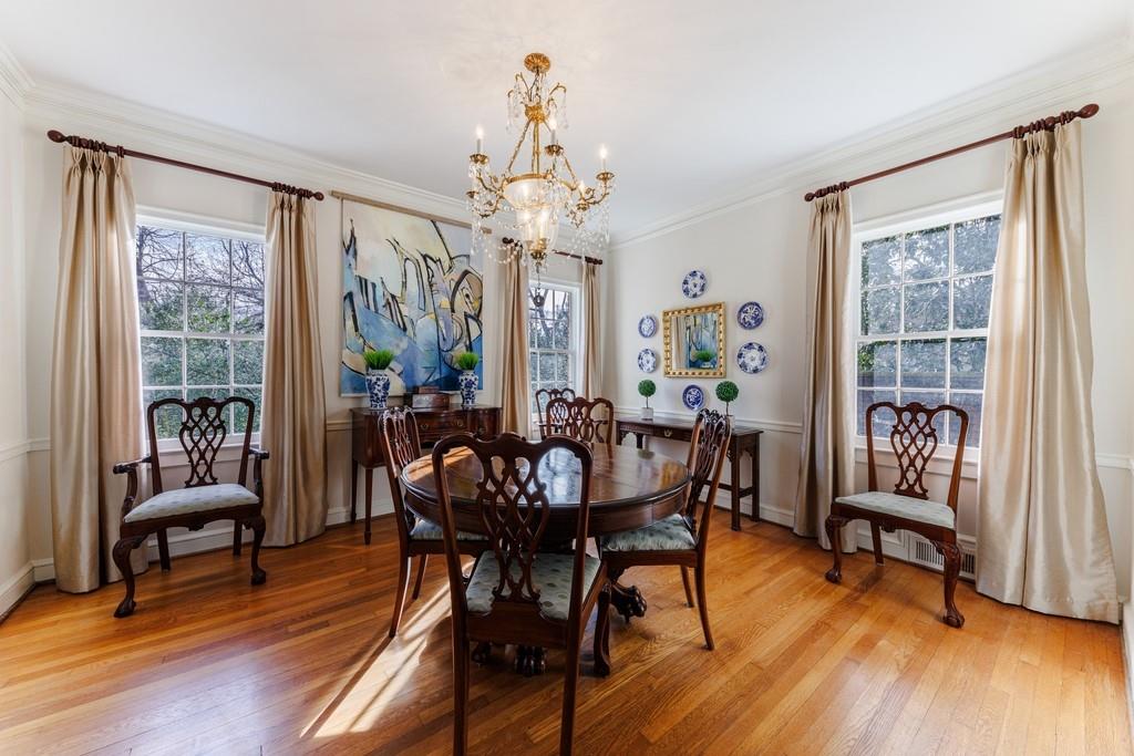 225 Huntington Road NE