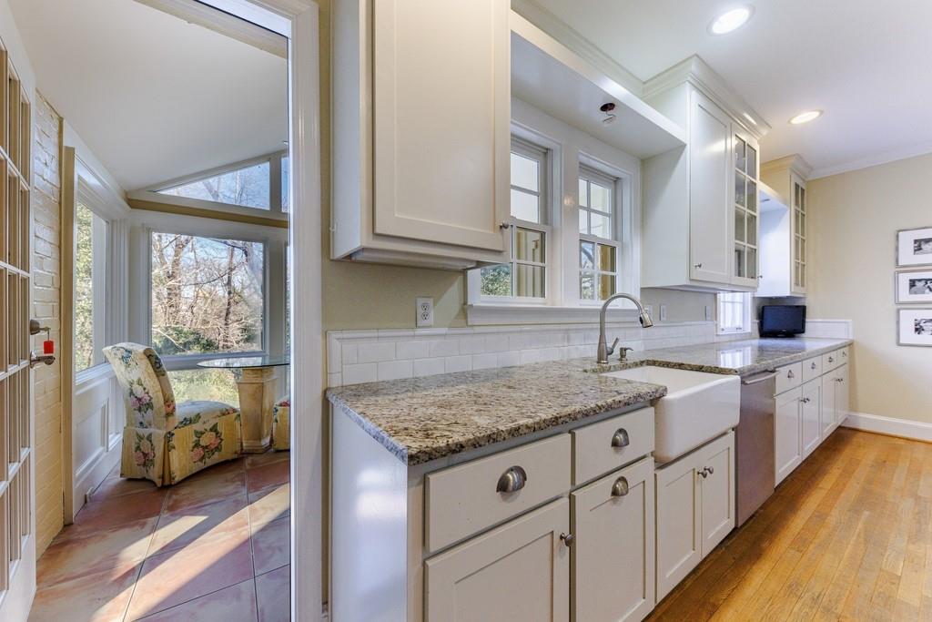 225 Huntington Road NE