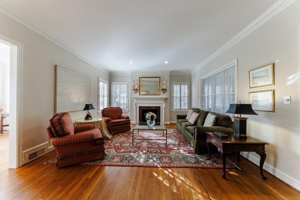 225 Huntington Road NE