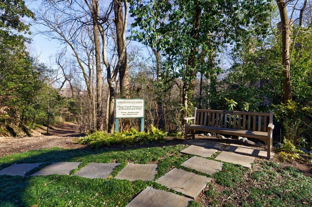 225 Huntington Road NE