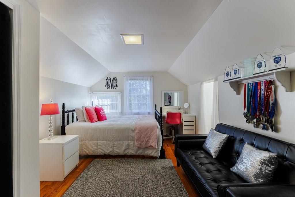 225 Huntington Road NE