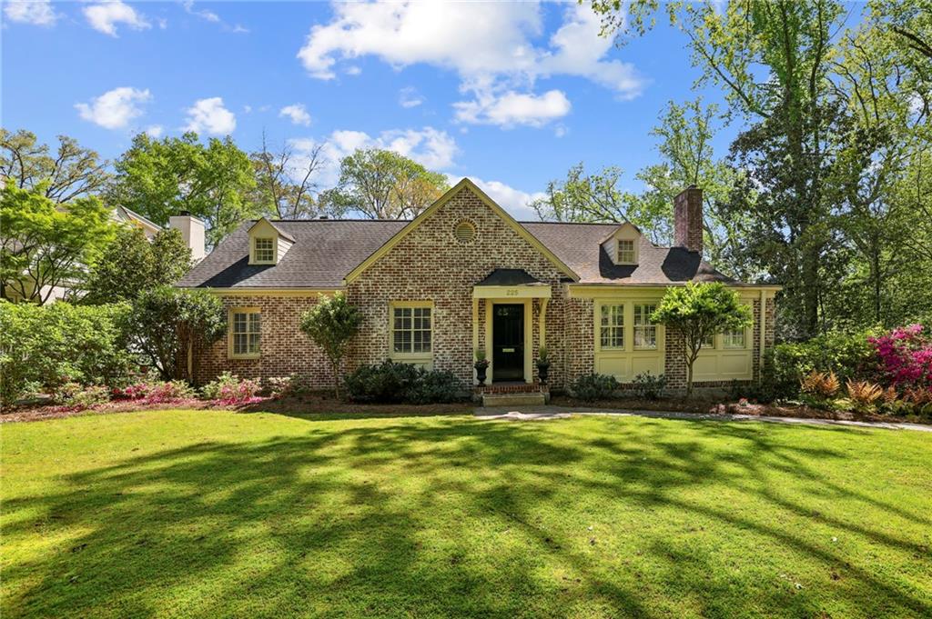 225 Huntington Road NE