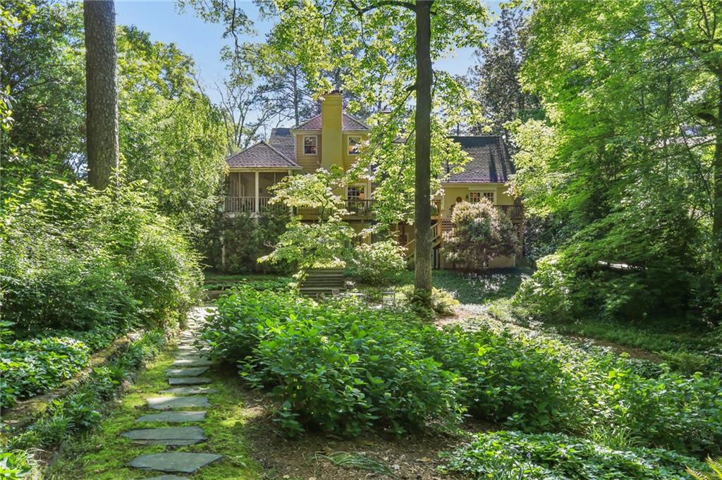 2426 Woodward Way NW