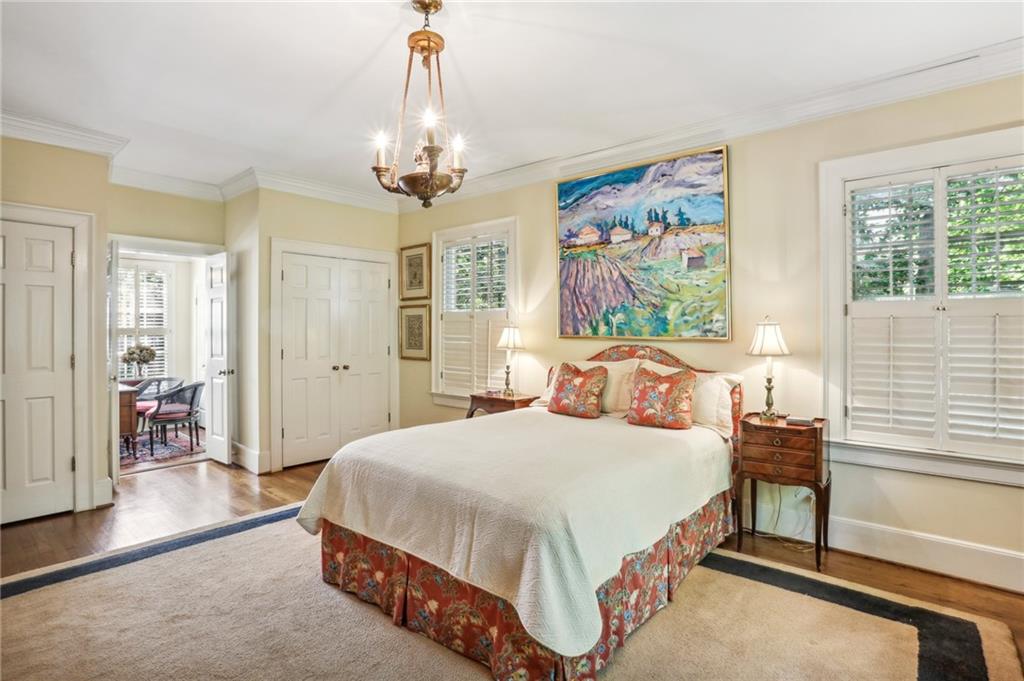 2426 Woodward Way NW