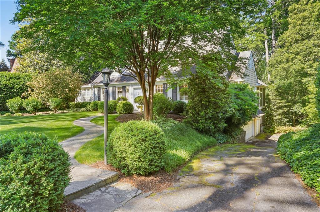 2426 Woodward Way NW