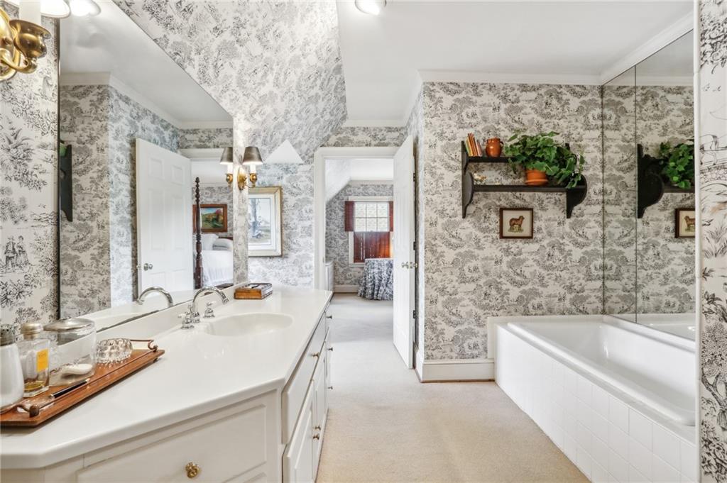 2395 Dellwood Drive NW