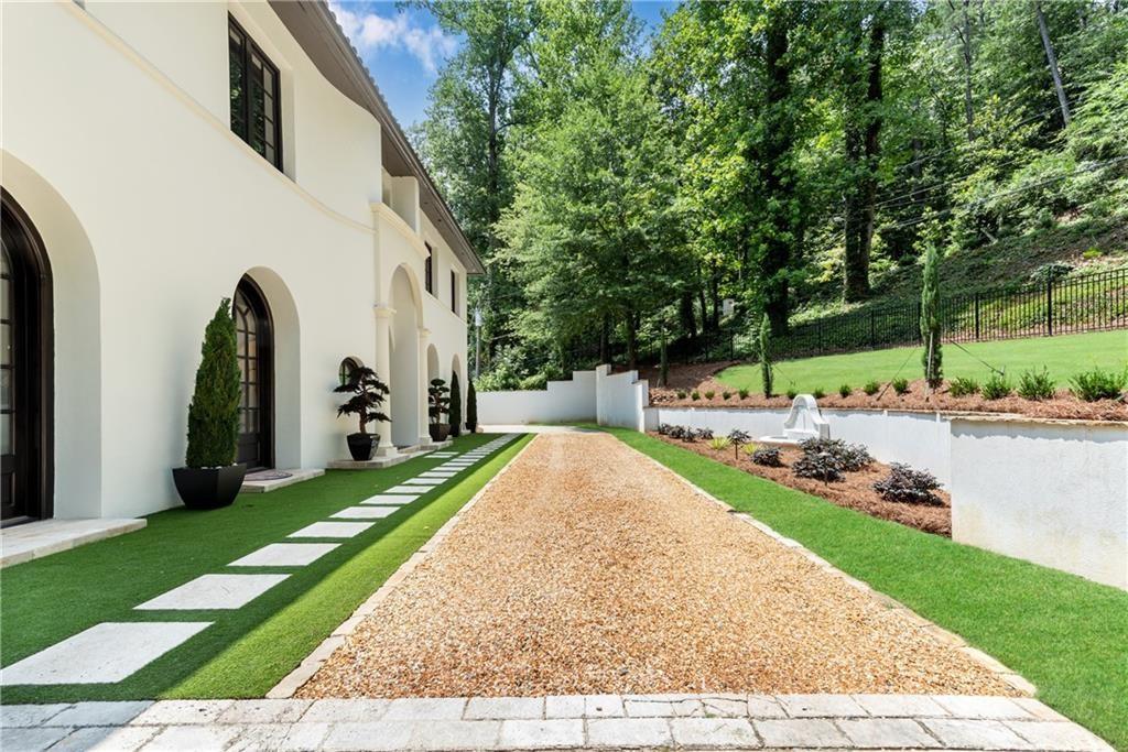 876 Crest Valley Drive