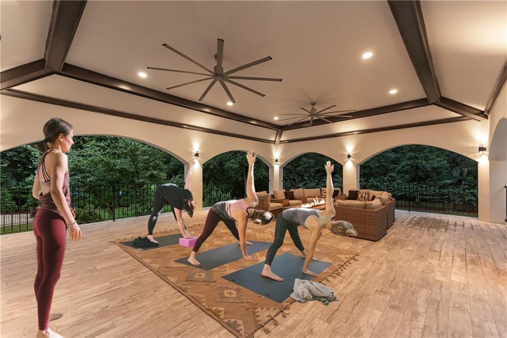 876 Crest Valley Drive