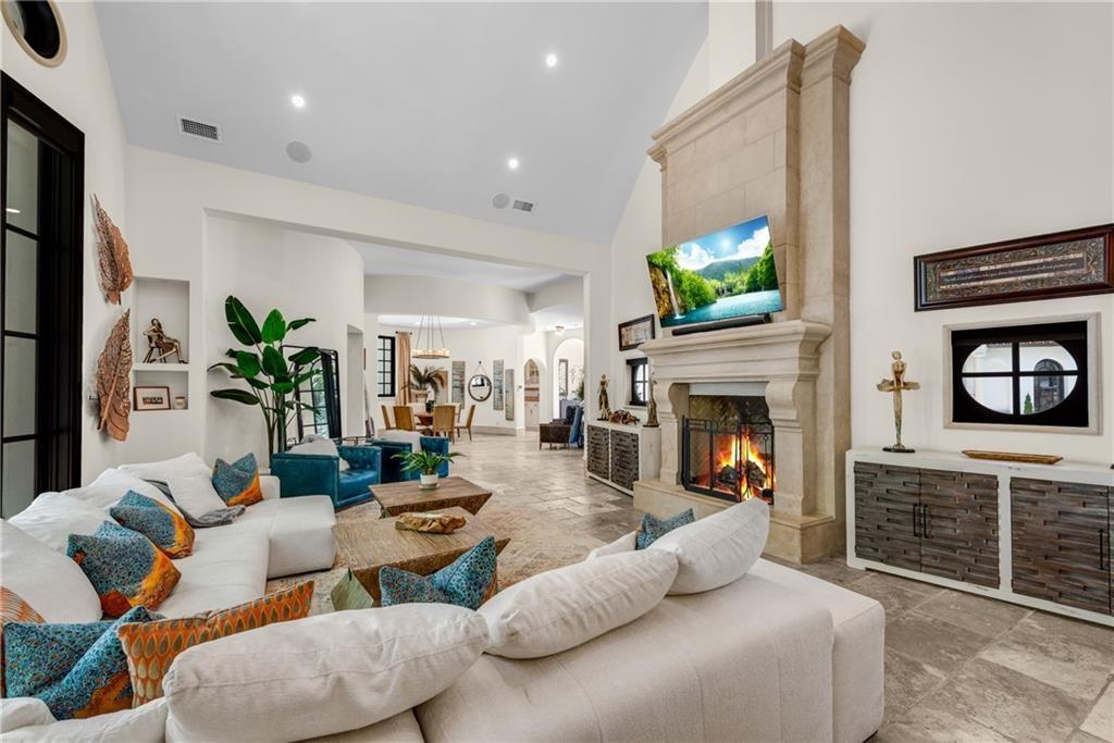 876 Crest Valley Drive