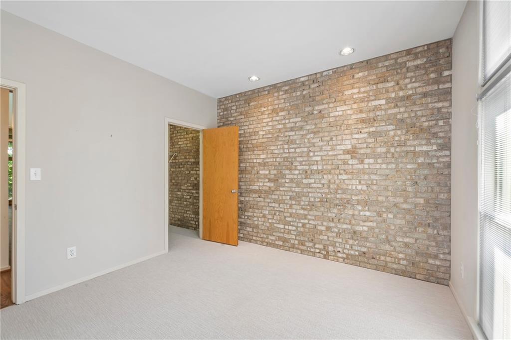 1330 Fernwood Circle NE