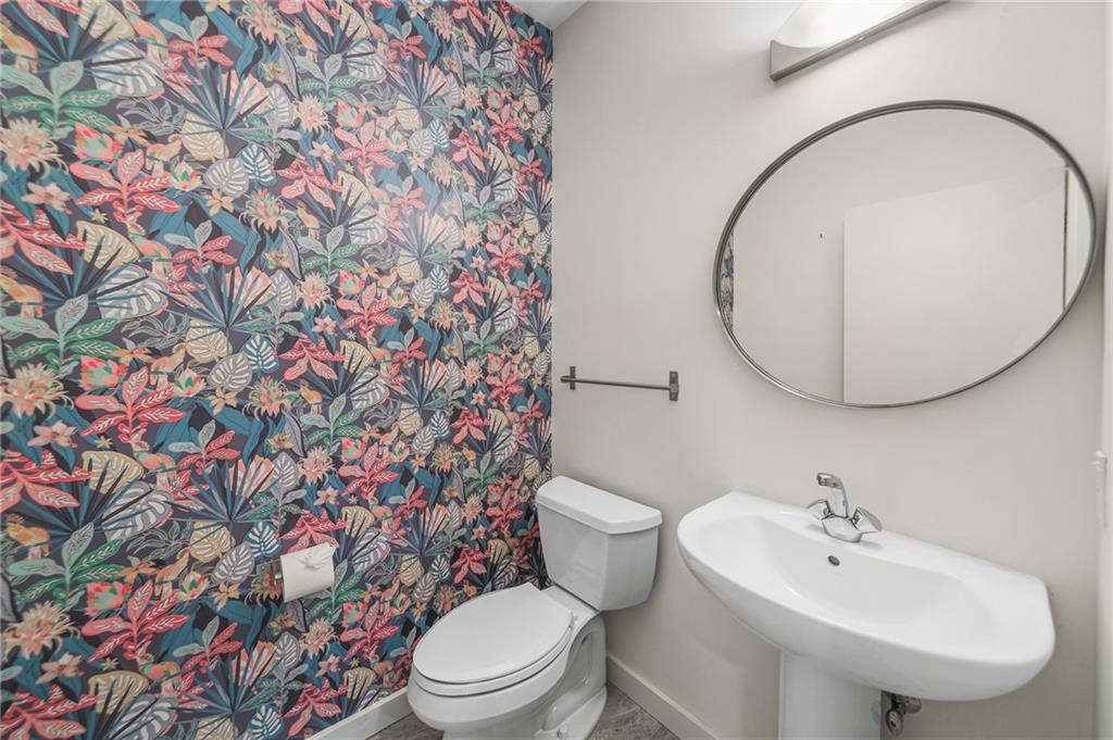 1330 Fernwood Circle NE