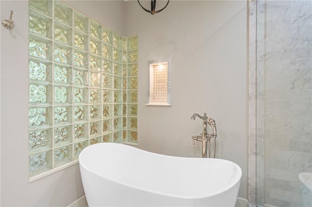 1330 Fernwood Circle NE