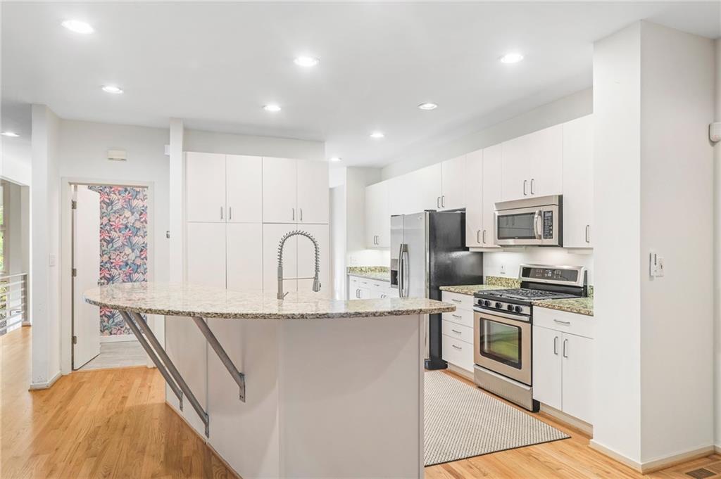 1330 Fernwood Circle NE