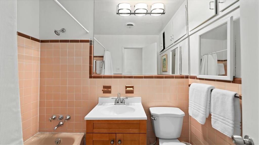 1411 Brook Valley Lane NE