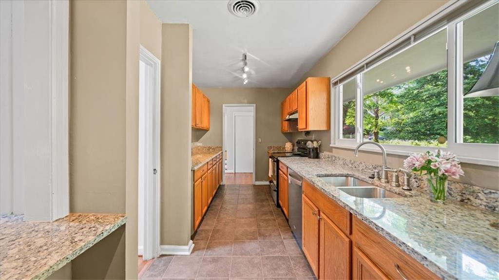 1411 Brook Valley Lane NE