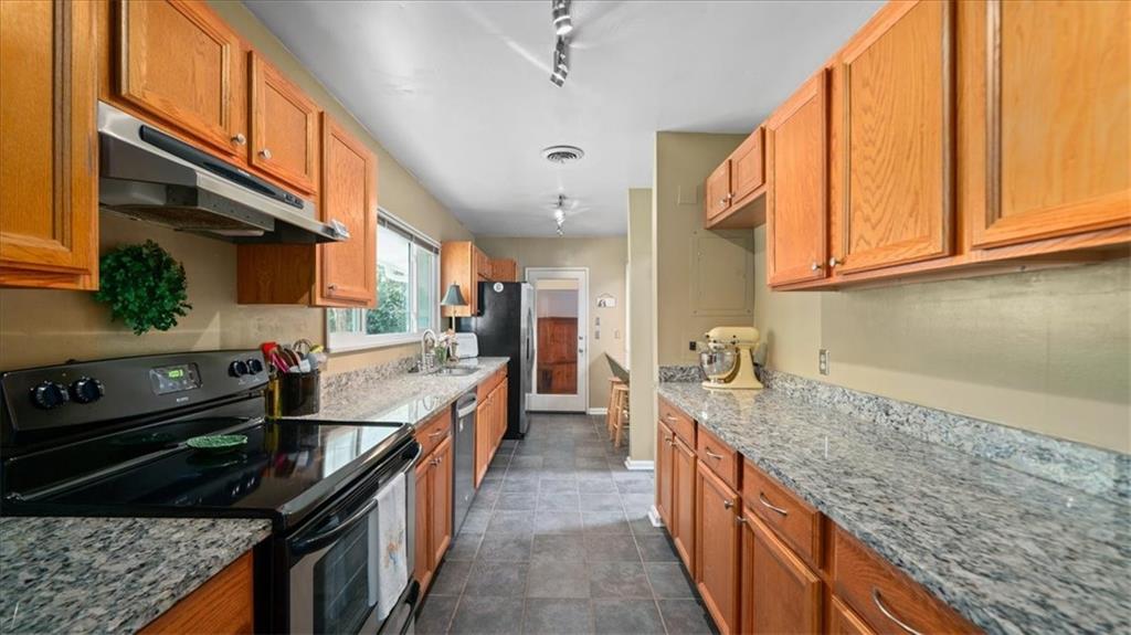 1411 Brook Valley Lane NE