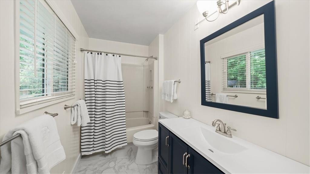 1411 Brook Valley Lane NE