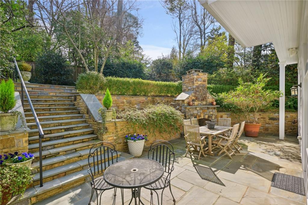 17 Demorest Avenue NE