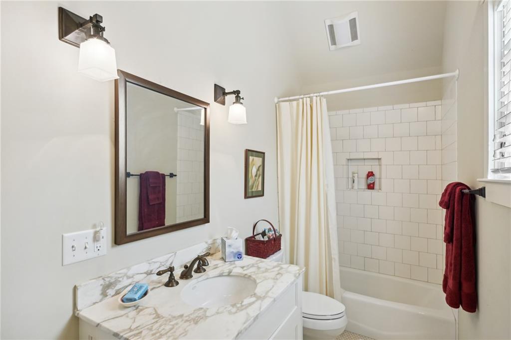 17 Demorest Avenue NE