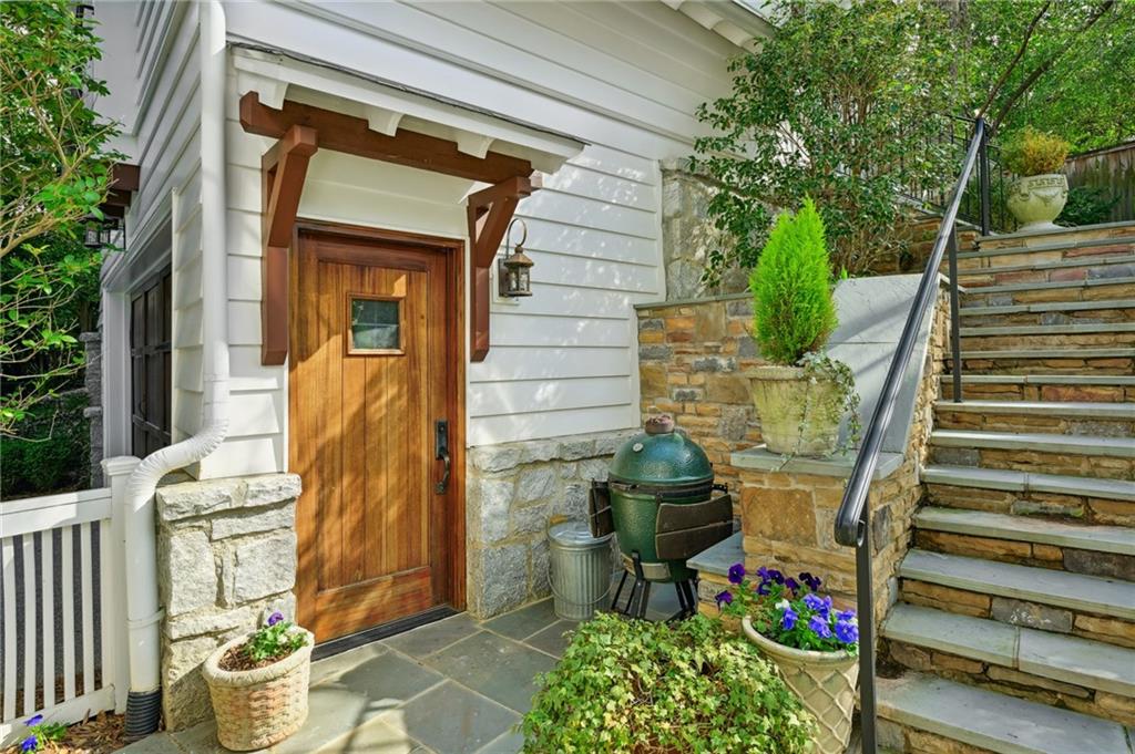 17 Demorest Avenue NE