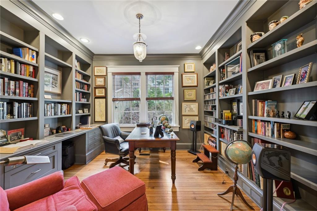 17 Demorest Avenue NE