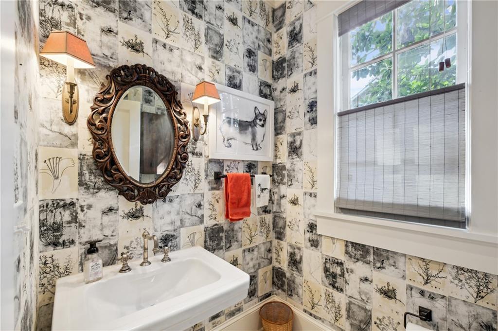 17 Demorest Avenue NE