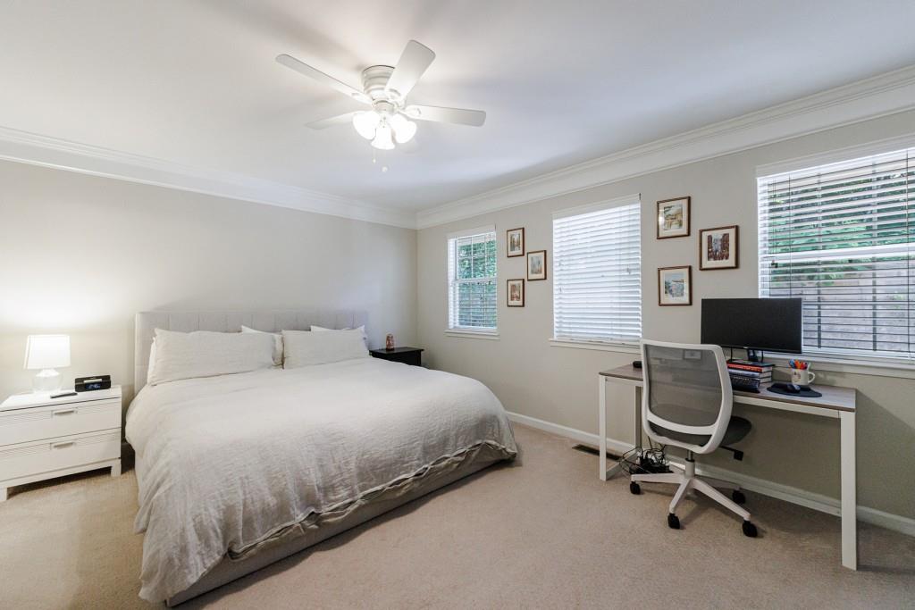 528 Woodbridge Hollow Court NE