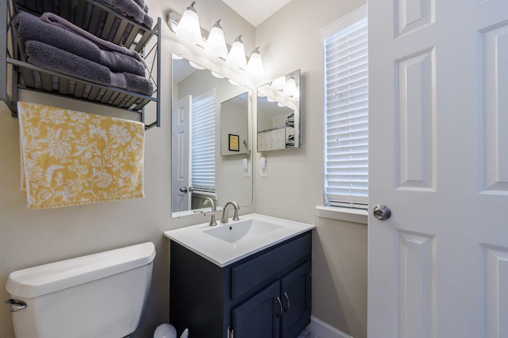 528 Woodbridge Hollow Court NE