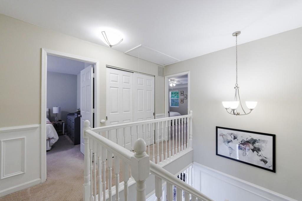 528 Woodbridge Hollow Court NE