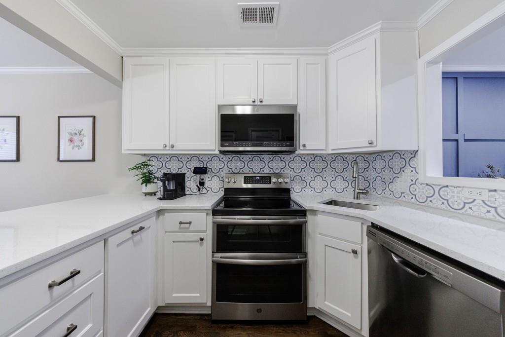 528 Woodbridge Hollow Court NE