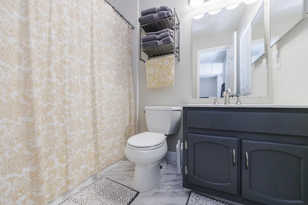 528 Woodbridge Hollow Court NE