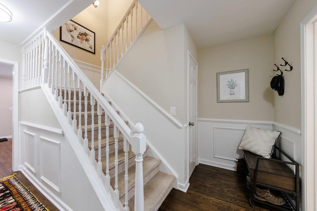 528 Woodbridge Hollow Court NE