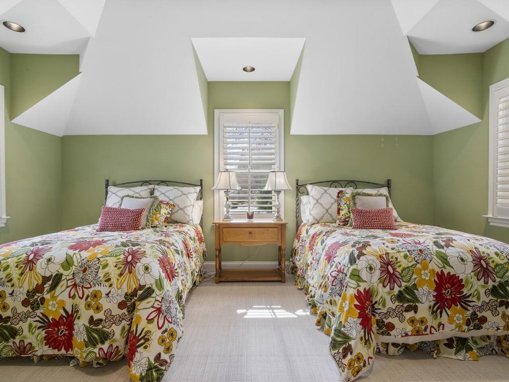 565 Chestnut Rose Lane