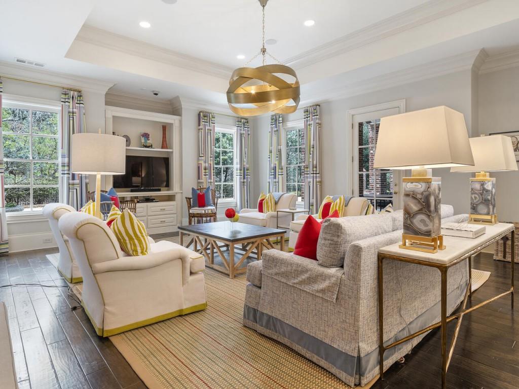 565 Chestnut Rose Lane