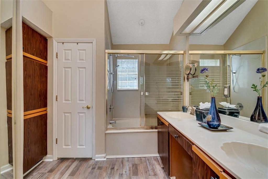 2233 Goodwood Boulevard SE