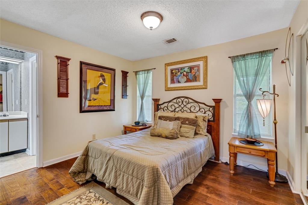 2233 Goodwood Boulevard SE