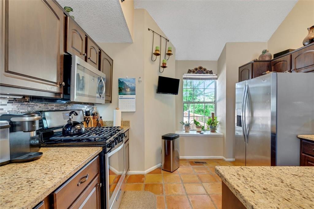 2233 Goodwood Boulevard SE