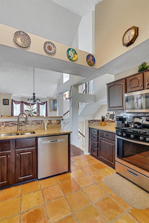 2233 Goodwood Boulevard SE