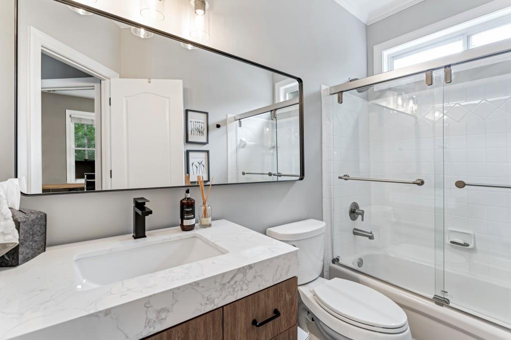 4045 Bridle Ridge Drive