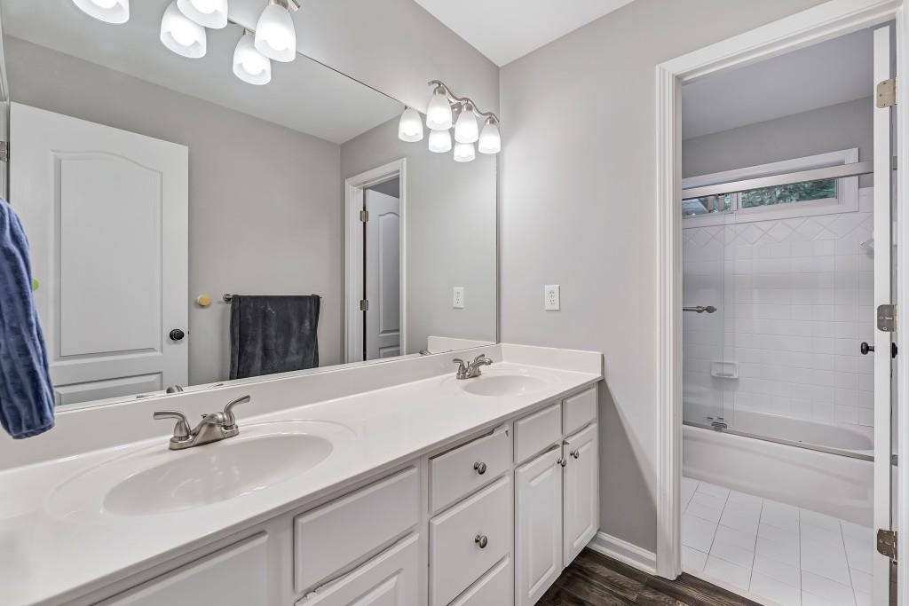 4045 Bridle Ridge Drive