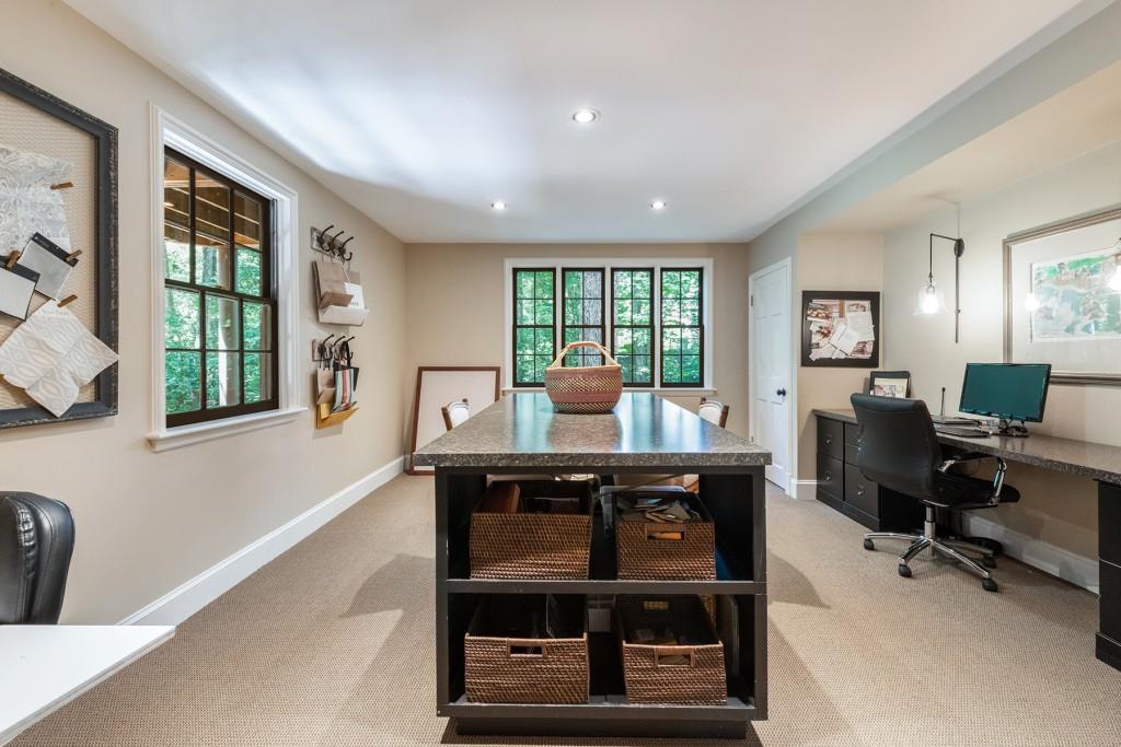 382 Brentwood Drive NE