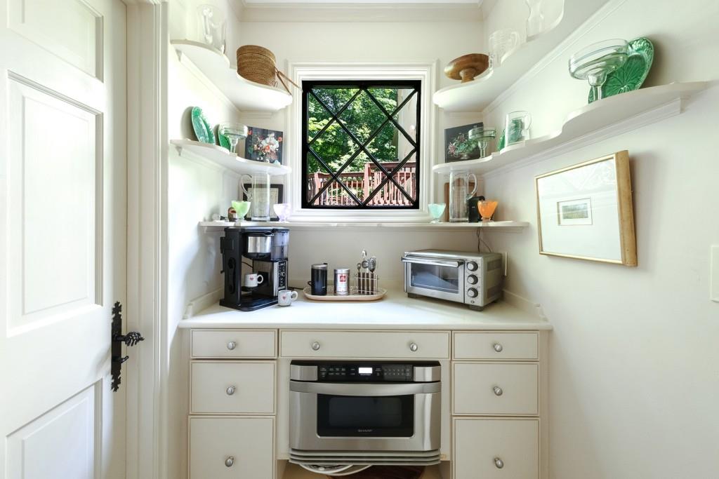 382 Brentwood Drive NE