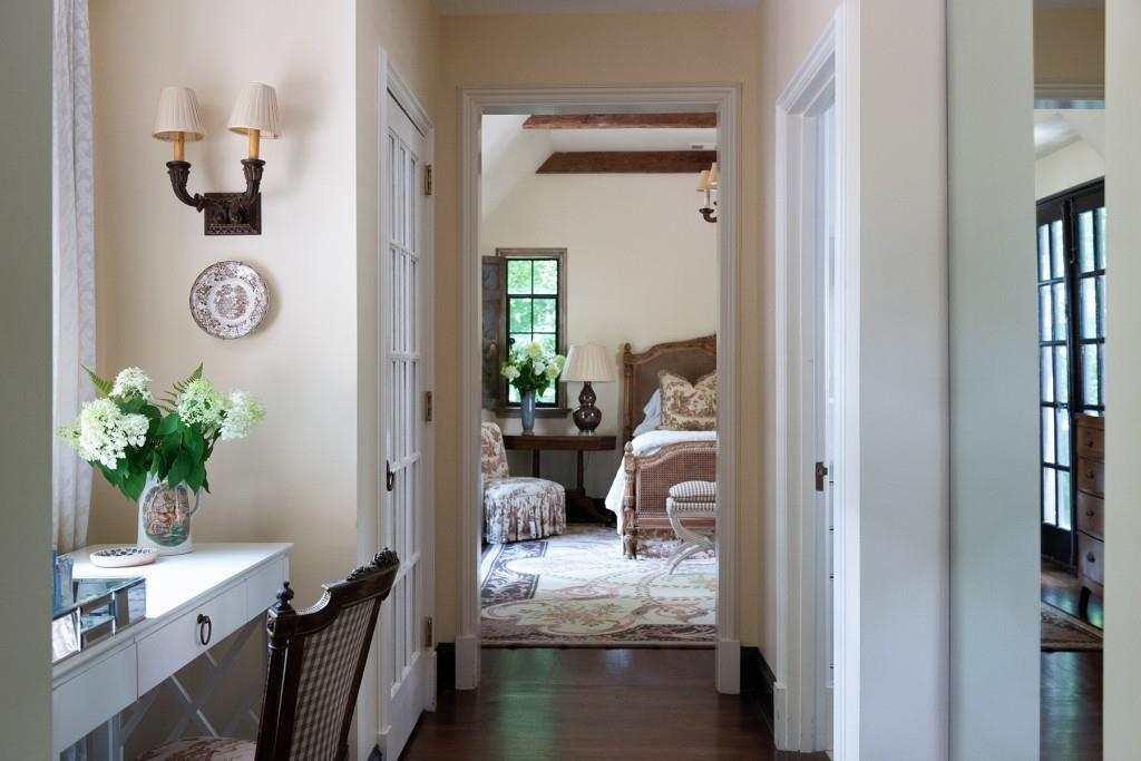 382 Brentwood Drive NE