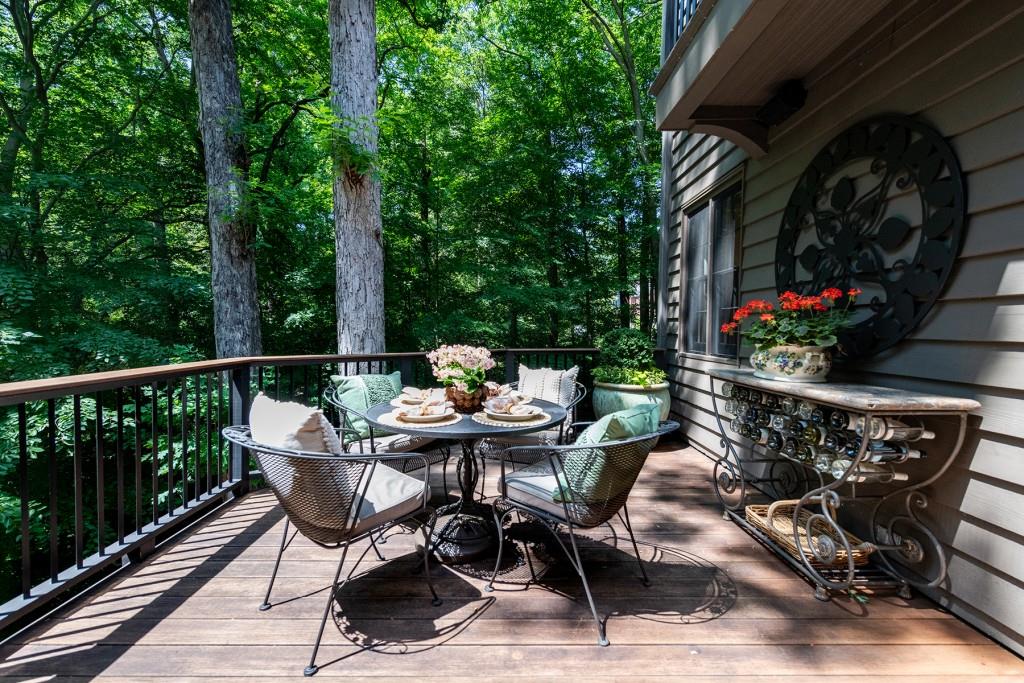 382 Brentwood Drive NE