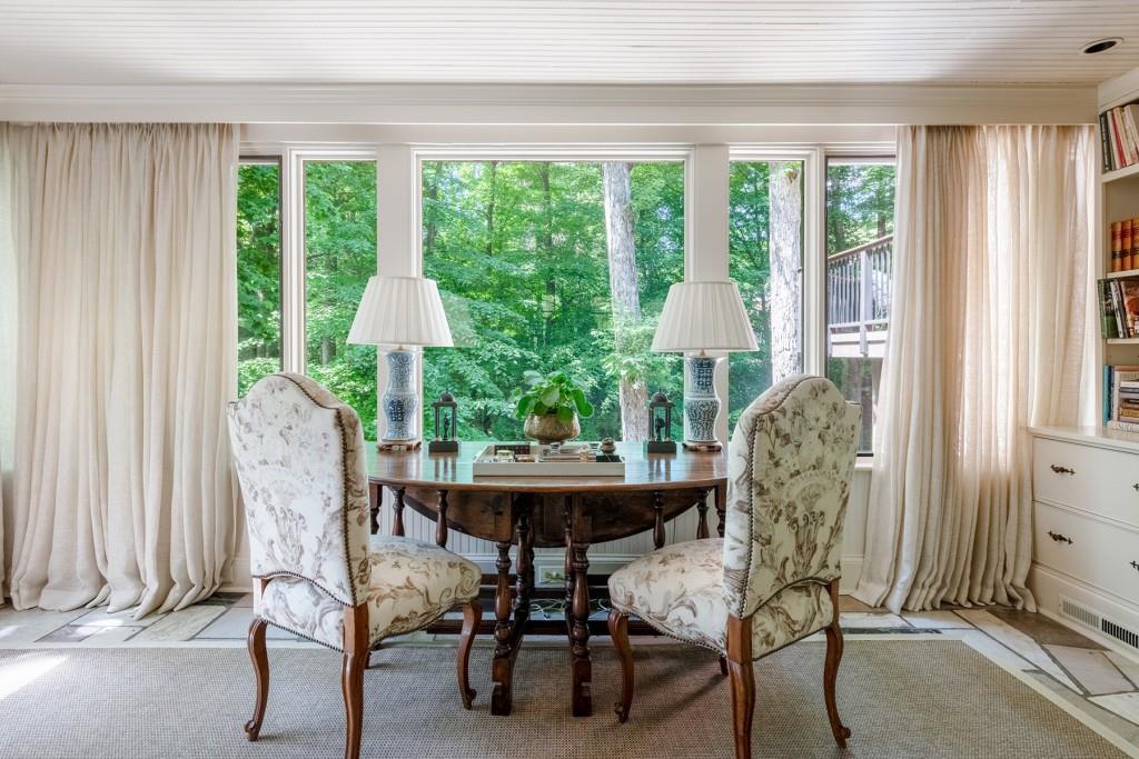 382 Brentwood Drive NE